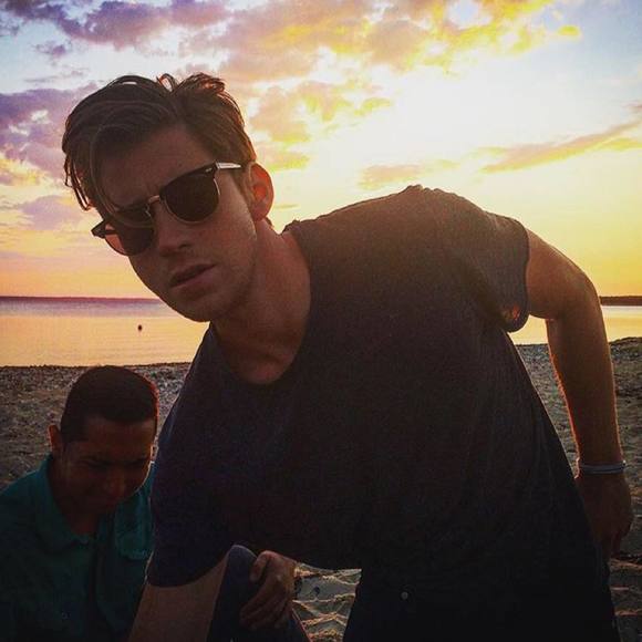 Meet your Posher, Jeffrey - Picture 1 of 1